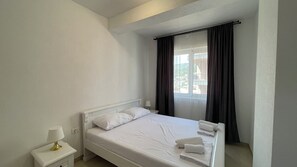 Premium bedding, minibar, soundproofing, free WiFi