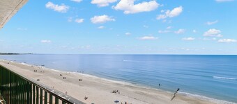 🌟 Las Brisas #504 — Modernized 3BR Gulf Front Condo with Balcony & Sleeps 12