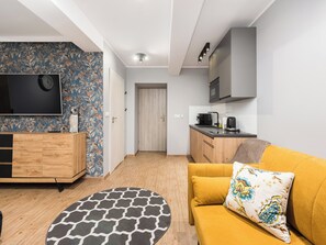 TV - Underground Royal Apartment (Kraków)