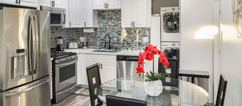 The Shalimar Casita, Fits 6 Guests, Smart Tvs, Remodeled Unit, Full Size Kitchen