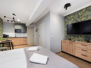 Strykjärn/strykbräda, wi-fi och sängkläder