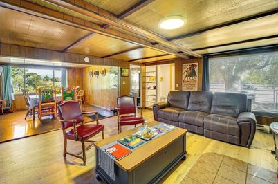 Colorado Cabin! Cozy Fire Place! S'mores Included!