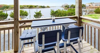 Cozy 1BR Soundfront Condo | King Bed & Sunset Views