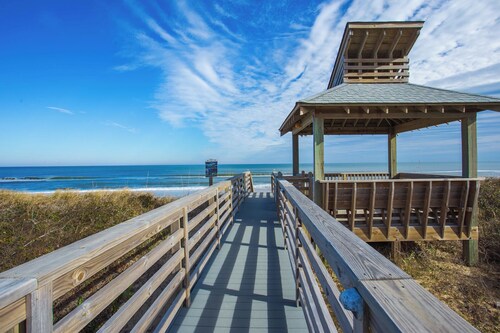 Family Beach Escape | Ocean View • Pool • Walk to Duck