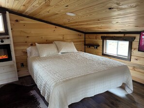 1 bedroom, free WiFi, bed sheets - The Flint House! Lovely Cabin located in beautiful Campbellsville Ky. (Campbellsville)