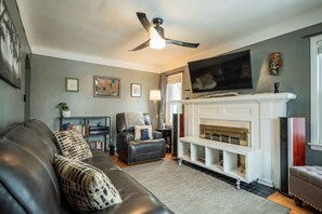 TV, fireplace, offices