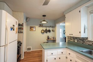 Fridge, microwave, oven, stovetop - Peaceful Pretty Art and Cinema Reclining Couches (Ferndale)