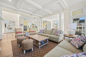 智能电视、乒乓球、办公室