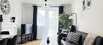 2BR/2BA • 2 King Beds • Parking • Home Away Home