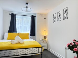2 chambres, fer et planche à repasser, accès Internet, draps fournis