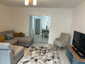 Living area - Fully refurbished 4 bed home in heart of West Looe (Looe)