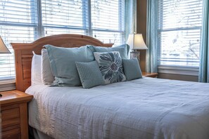 3 室のベッドルーム、アイロン / アイロン台、WiFi (無料)、ベッドシーツ