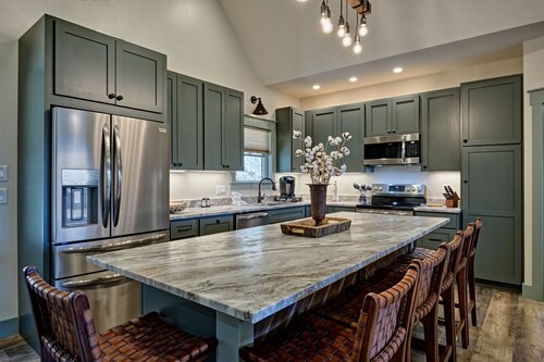 The Owlery, Walk to Town