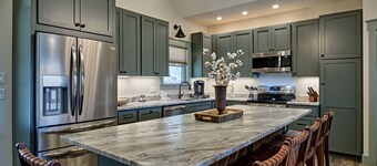 The Owlery, Walk to Town