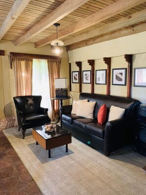 Family Cabin, Garden View | Living area
