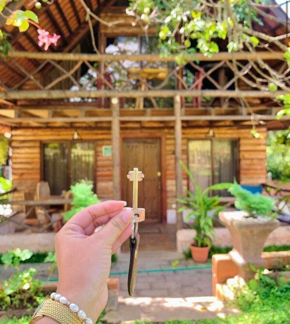 Family Cabin, Garden View | Free WiFi, bed sheets