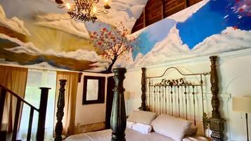 Romantic Cabin, Garden View | Free WiFi, bed sheets