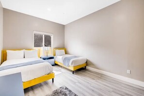 2 Schlafzimmer, Schreibtisch, Bügeleisen/Bügelbrett, kostenloses WLAN