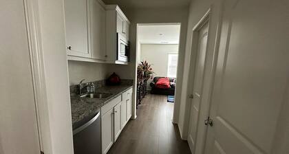 Charming Casita with private entrance in beautiful and secure neighborhood.