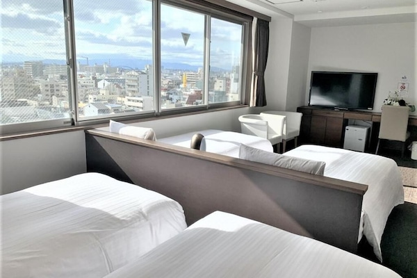 Desk, blackout curtains, free WiFi