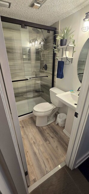Shower, towels