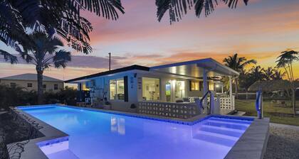 A Serene Florida Escape in Big Pine Key 3 bed 2 bath house, pool, dock, sleep 8
