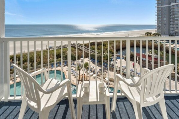 Condo, sacada, vista para o oceano | Sacada