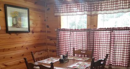 Cozy 1-bedroom house in charming Allardt with AC, WiFi