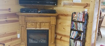 Cozy 1-bedroom house in charming Allardt with AC, WiFi