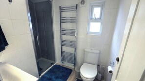 Hair dryer, towels - Charming 2BR Edwardian House in Market Town (Somerset)