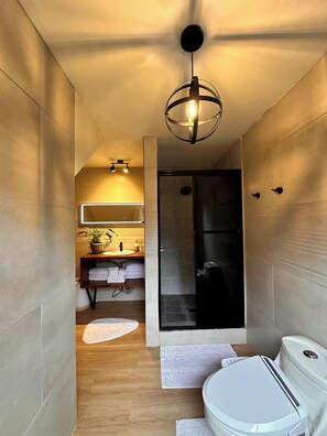 Shower, hair dryer, towels, soap - Dream cottage equipped with all the amenities to cook like a chef (Bajo Boquete)