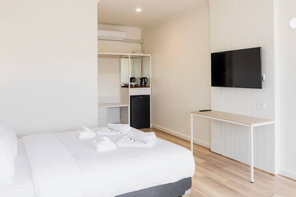 Kamar Double Comfort, patio | Meja kerja, ruang kerja ramah laptop, dan Wi-Fi gratis