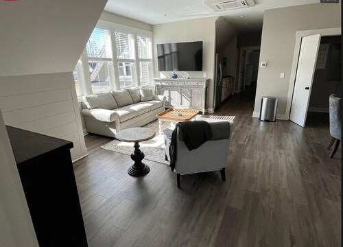 Fully Furnished Upstairs Executive Apartment 3 miles from Peachtree City, GA