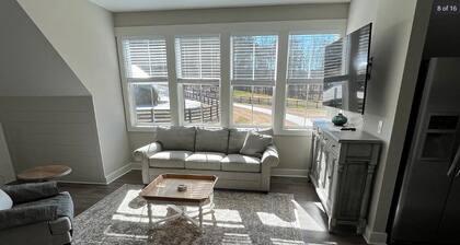 Fully Furnished Upstairs Executive Apartment 3 miles from Peachtree City, GA