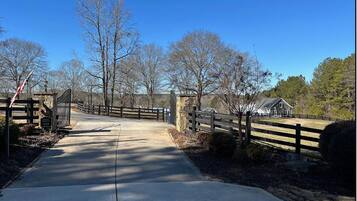 Enceinte de lâhĂ©bergement