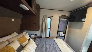 1 bedroom, in-room safe, free WiFi, bed sheets
