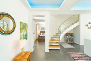 3 bedrooms, in-room safe, iron/ironing board, free WiFi