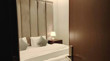 Kamar Comfort | Seprai katun Mesir, seprai premium, selimut bulu angsa, dan brankas