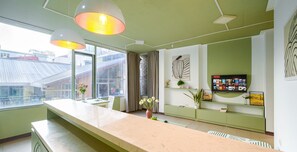 Executive Apartment, 1 Bedroom, City View | Private kitchen | Fridge, microwave, stovetop - Luxe Paradise Residence 80 Tu Hoa (Hanoi)