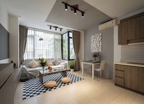 Apartment, 1 Bedroom, City View | 1 bedroom, minibar, desk, laptop workspace - Luxe Paradise Residence 80 Tu Hoa (Hanoi)