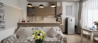 Luxe Paradise Residence 80 Tu Hoa