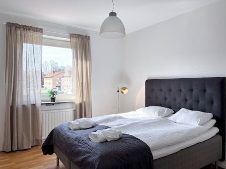 Comfort Apartment, City View | Egyptian cotton sheets, premium bedding, laptop workspace