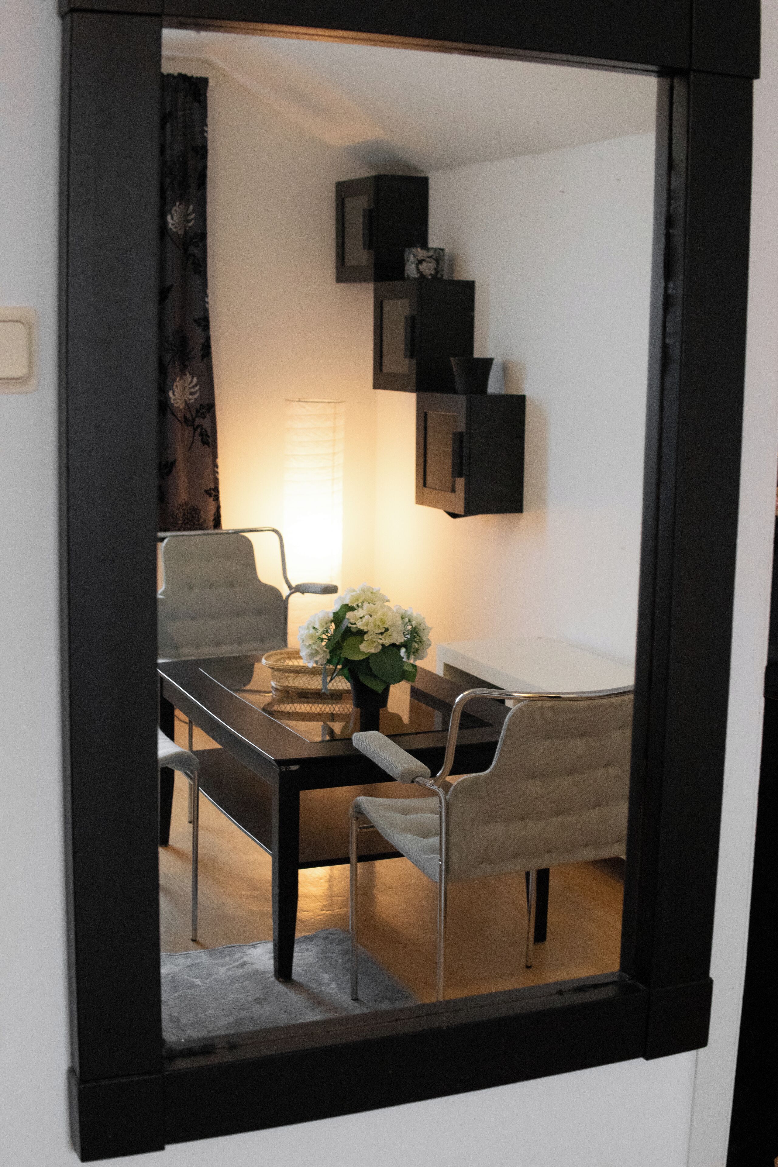 Apartament familiar, vistes al jardí | Zona de menjador de l'habitació