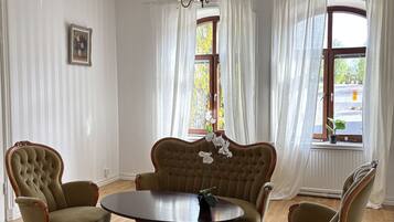Luxury Apartment, Bay View | Living area