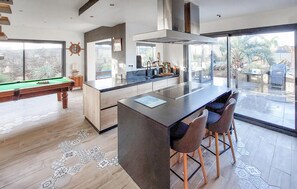 Fridge, oven, dishwasher