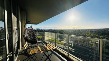 Superior Apartment, 3 Bedrooms, City View | Balcony