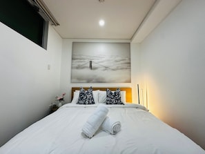 Appartement supérieur, 3 chambres, vue sur la ville | 3 chambres, accès au Wi-Fi (inclus), literie fournie