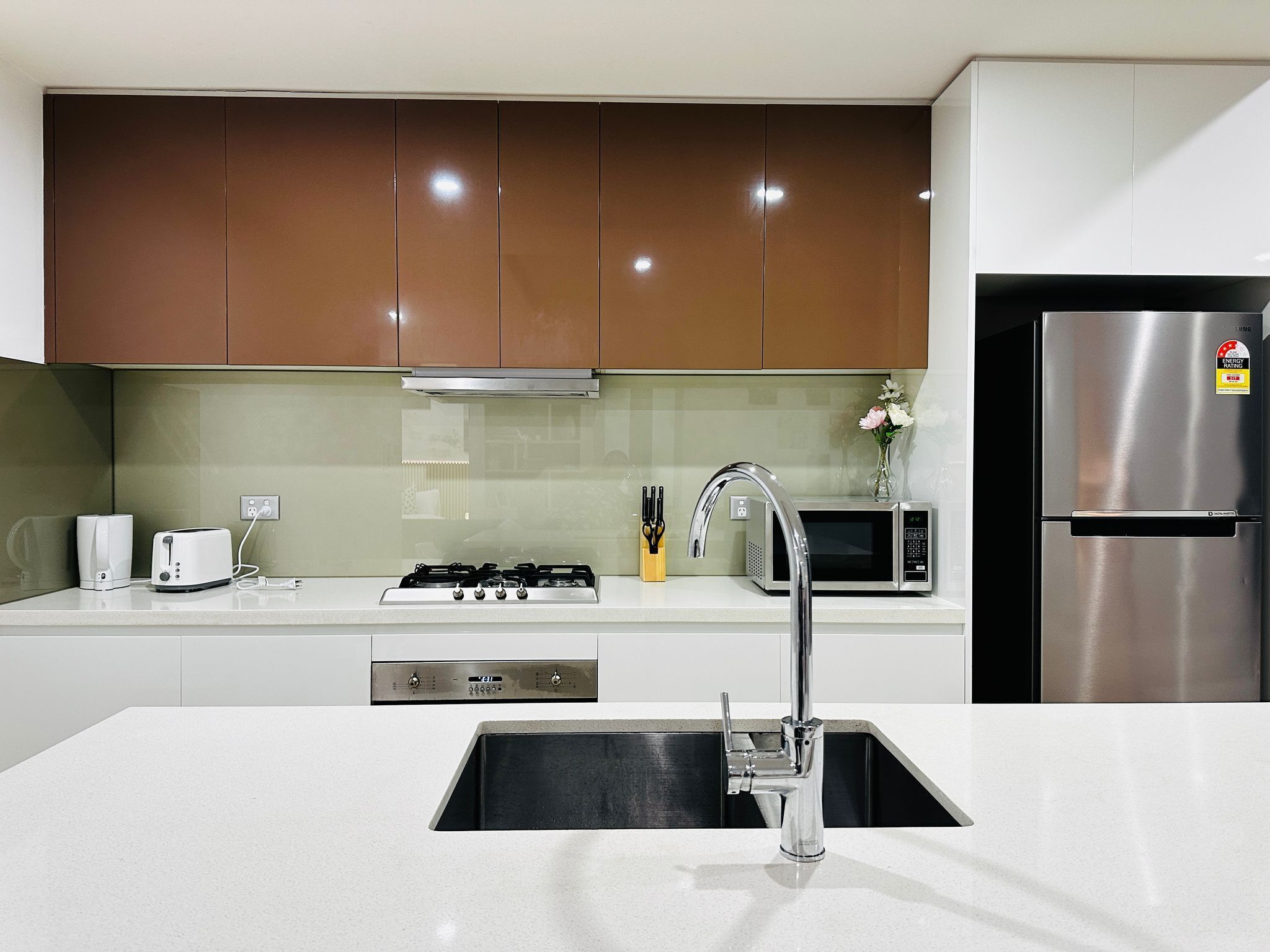 Superior Apartment, 3 Bedrooms, City View | Private kitchen | Fridge, stovetop, electric kettle, dining tables