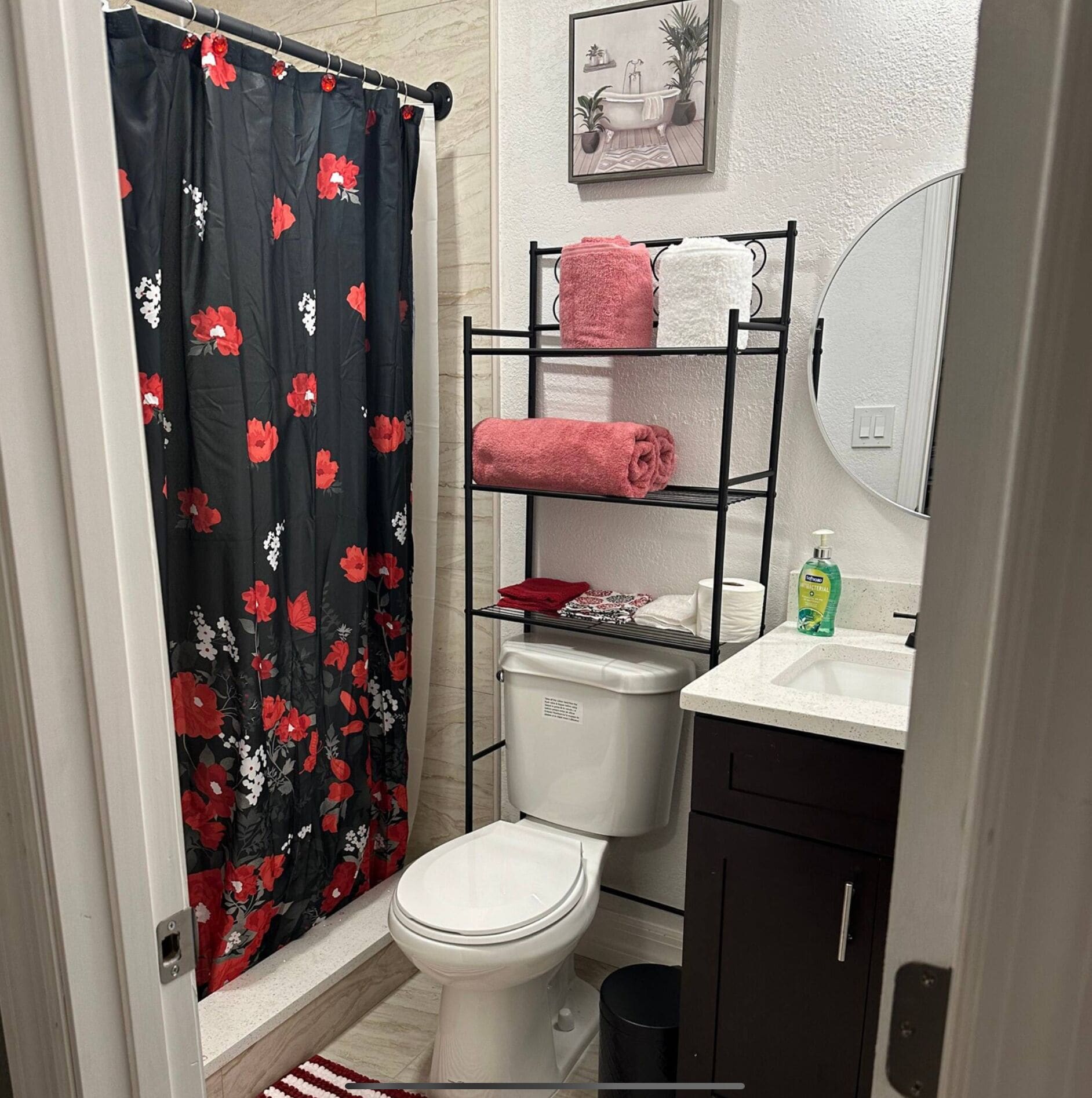 淋浴设施、吹风机、毛巾、肥皂