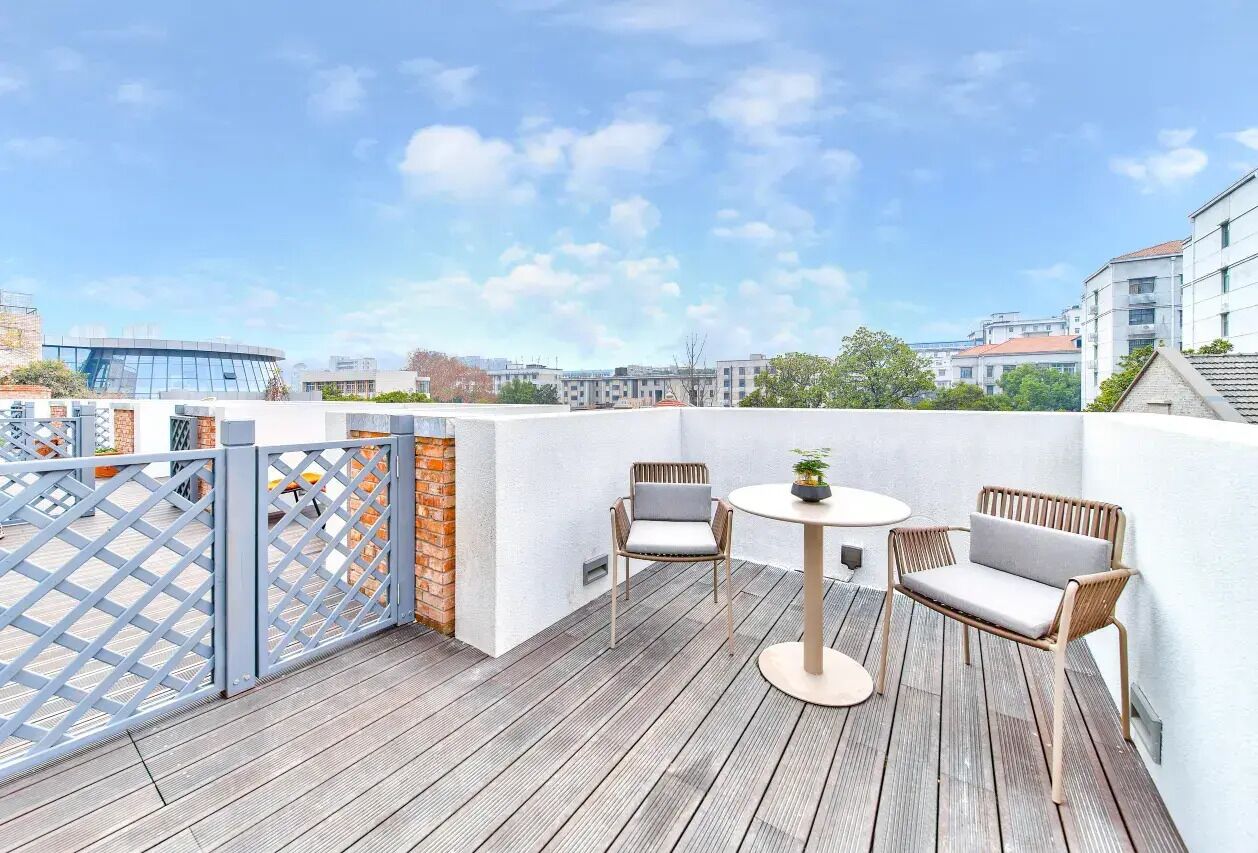 Down duvets, Select Comfort beds, desk, rollaway beds